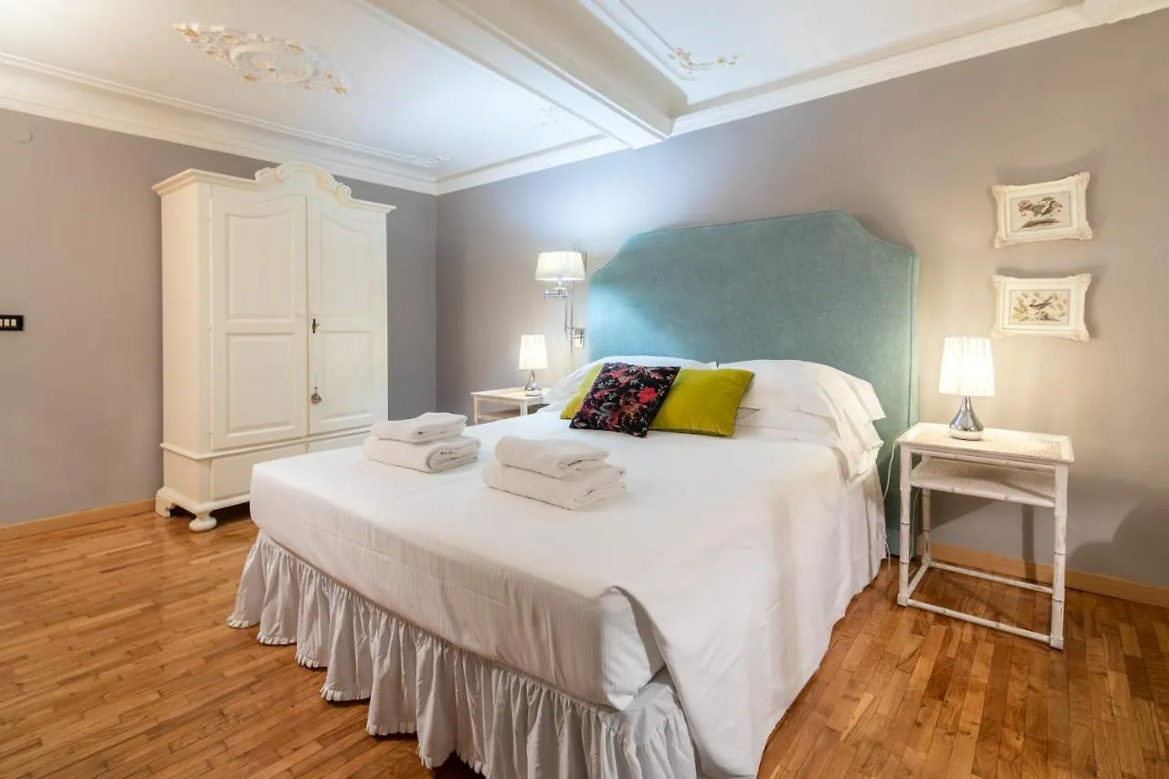 Uffizi Romantic Flat By Mmega Florence 0*,  Italy